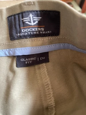 Dockers Men's Pleated Pants 42x32 - Image 1 of 4