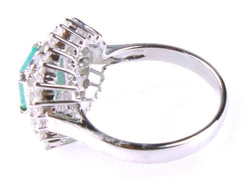 2.40ct Emerald & Diamond Ring in 18K White Gold - Picture 8 of 8