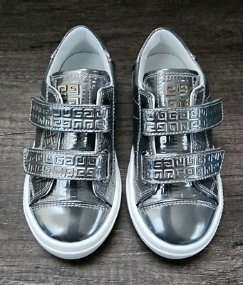 Givenchy Designer Sneakers Kids Size (25)
