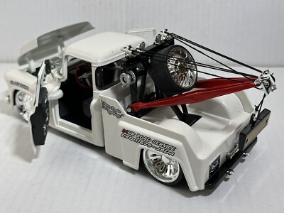 JADA BIGTIME BTK 1955 CHEVY STEPSIDE WRECKER TOW TRUCK WHITE 1:24