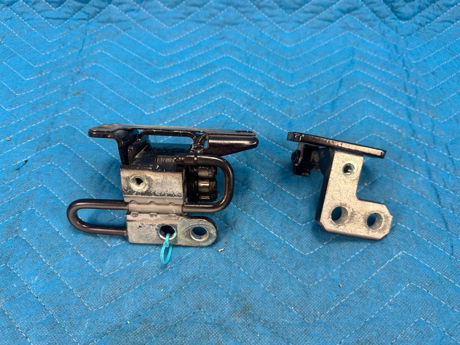 Bentley Cont Flying Spur Front Passenger Door Upper & Lower Hinges 2006-2012 OEM