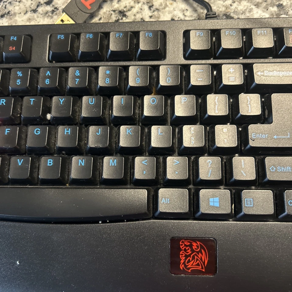 Tt Esports By Thermaltake Knucker - KB-KNK008 Gaming Keyboard - Image 4 of 4