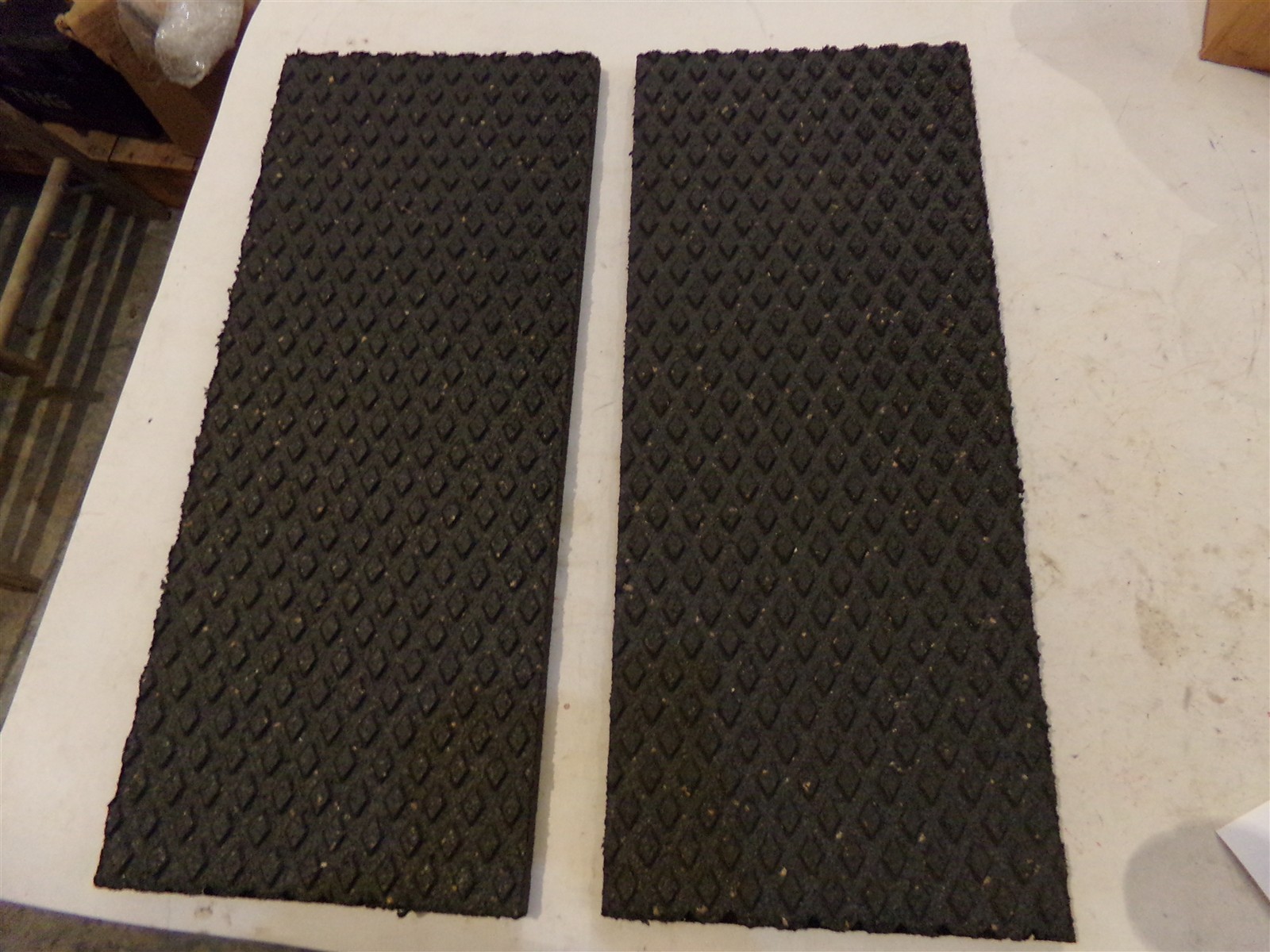 Qty=2: REVERSIBLE STAIR TREAD 10