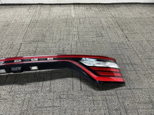 OEM| 2014 - 2023 Dodge Durango LED CENTER Tail Light