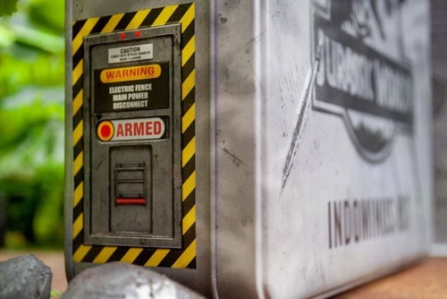 Jurassic World Indominus Rex kit Metal Gift Box Limited Film Collection Set - Picture 8 of 21