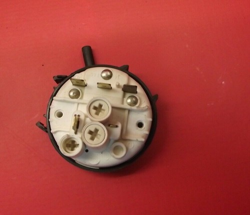 Waschmaschine Whirlpool AWG338-4 Druckschalter