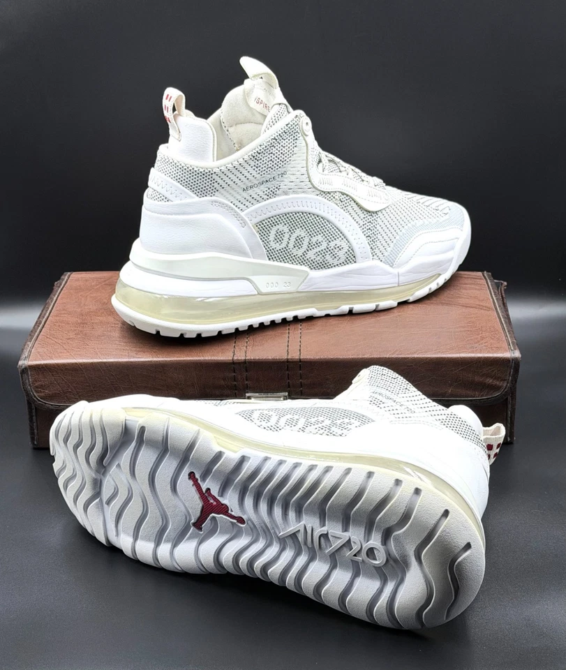 Talla 11 - Air Jordan Aerospace 720 JCRD Blanco Foto 2 de 4