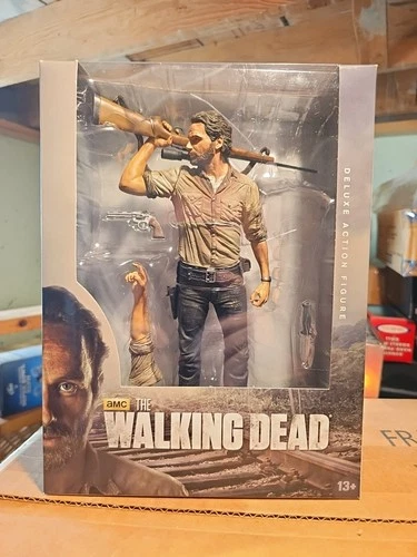 RICK GRIMES McFarlane - Walking Dead -  Deluxe Action Figure 10" *NEW*