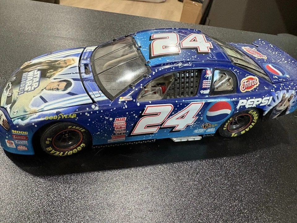 Jeff Gordon #24 Star Wars Episode 1 Diecast 1:24 NASCAR Limited Edition - Image 3 of 4