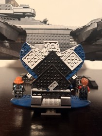 LEGO 76042 Marvel Super Heroes: The SHIELD Helicarrier With Minifigures