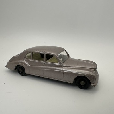 1964 Lesney Matchbox #44-B Rolls Royce Phantom V (1)