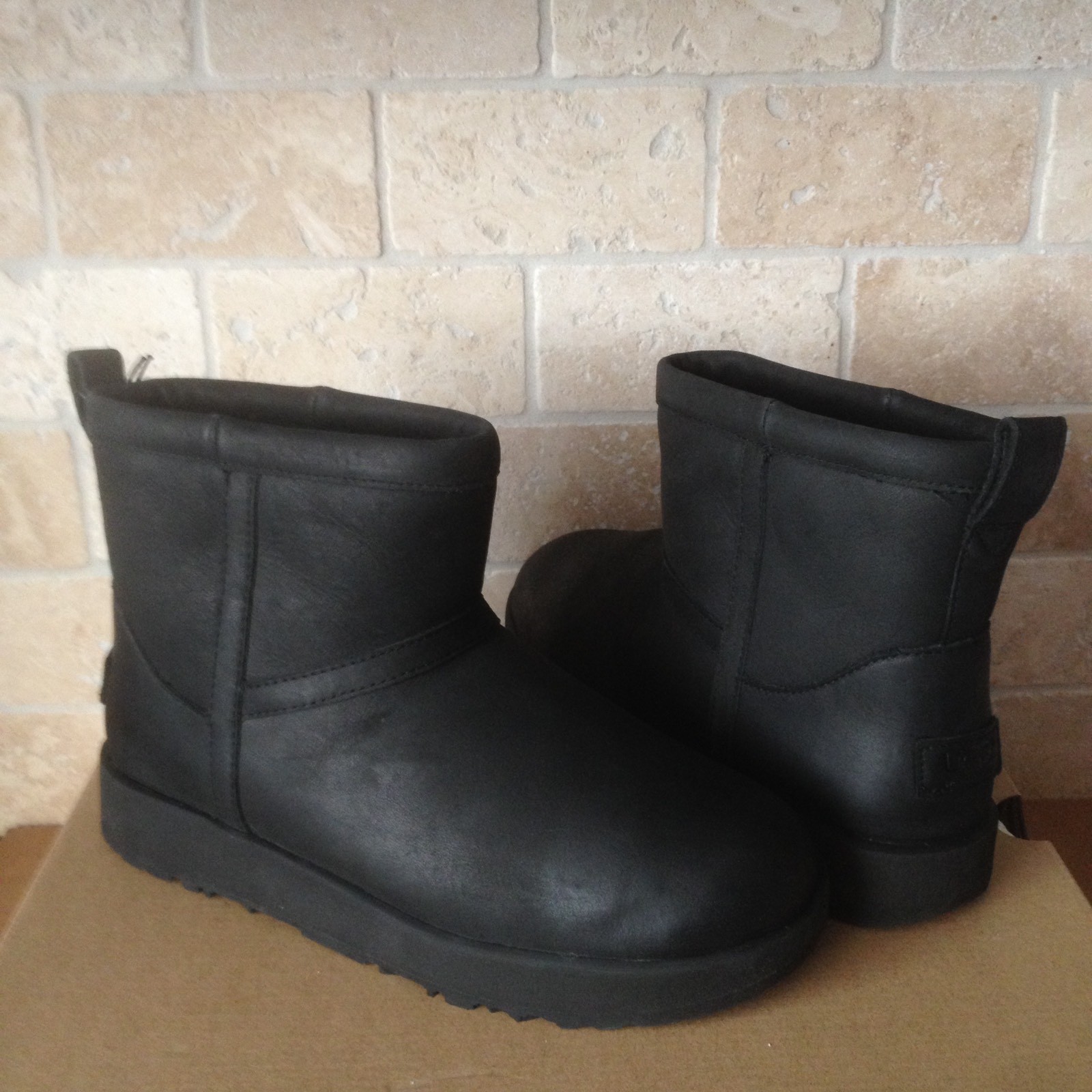 UGG Classic Mini Black Waterproof 