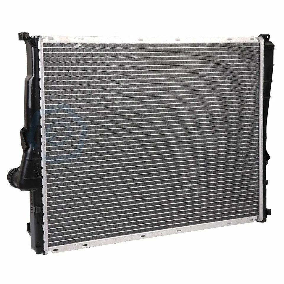 Radiador 2636 con kit universal de abrazaderas de manguera de aceite para BMW 320i 2001-2005 Foto 4 de 4