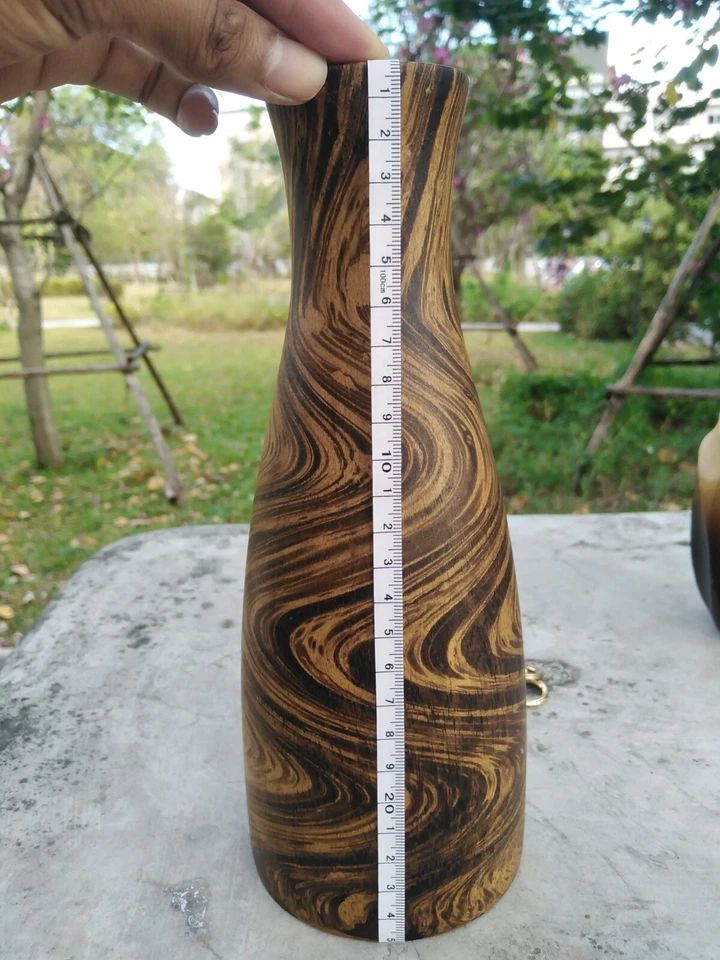 Juego de 3 floreros de madera cóncavos marrones espirales tallados a mano Foto 3 de 4