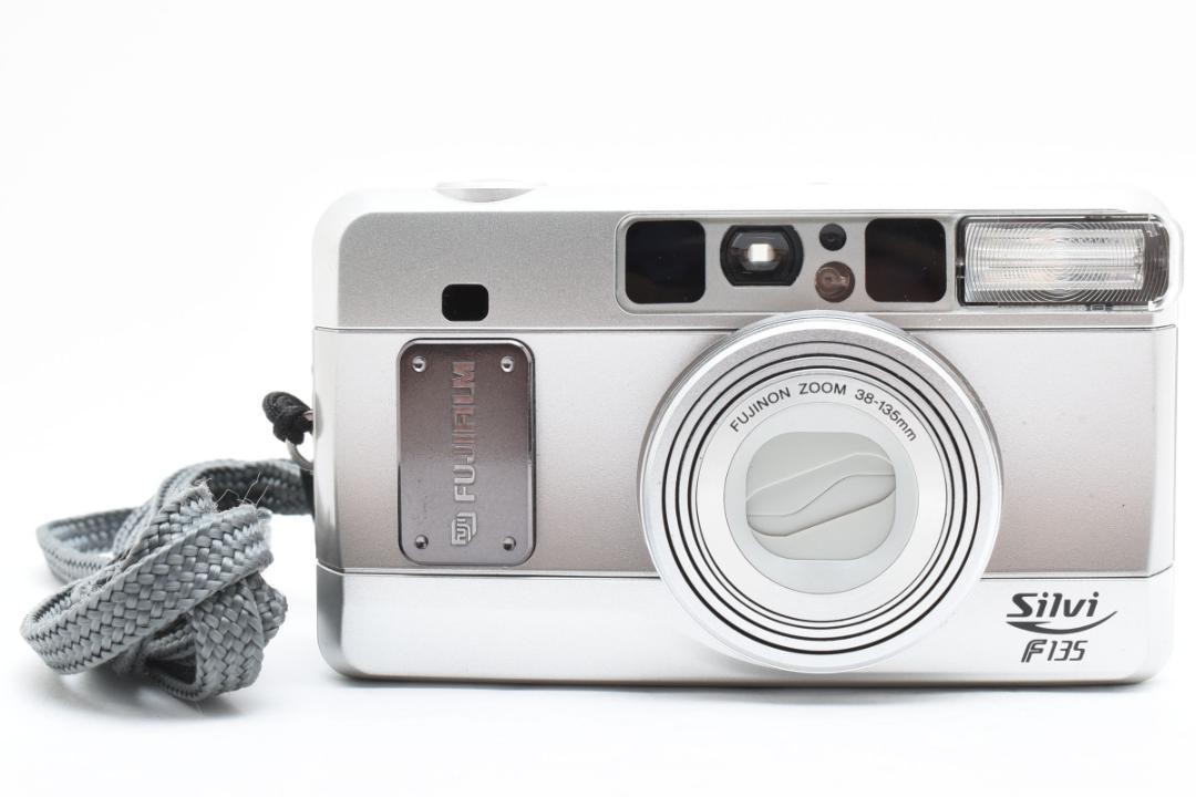 美品 FUJIFILM SILVI F135 富士フィルム フィルム カメラ Fujifilm SILVI F135 Compact Film Camera, Retro Style