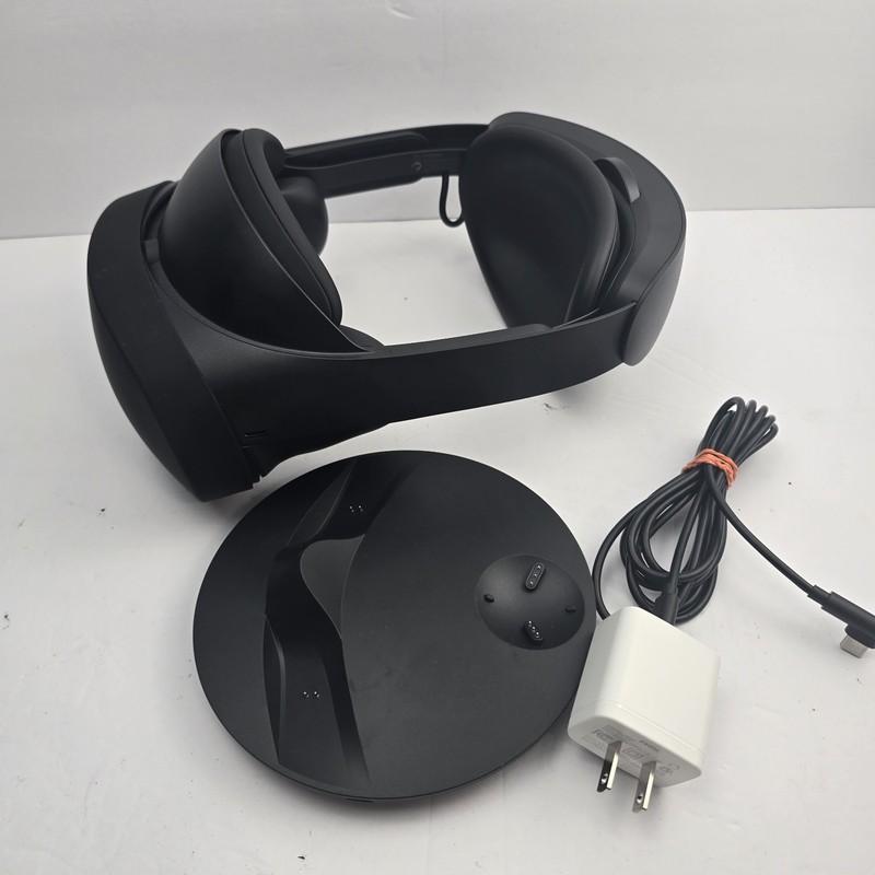 One (1) Meta Quest Pro 256GB VR Tested (HEADSET ONLY) - Tested Working #2 & #3