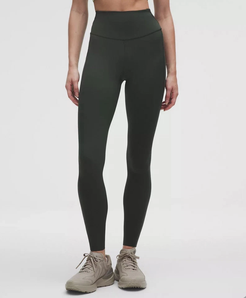 Leggings ajustados de tiro alto rápidos y gratuitos Lululemon en verde selva tropical talla 8 Foto 2 de 4