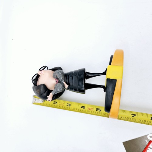 Figura de porcelana WDCC Disney Edna Mode It's My Way or the Highway Increíbles - Imagen 7 de 10