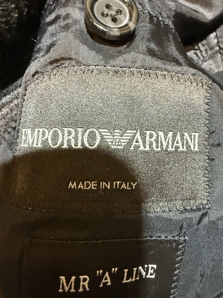 Chaqueta Abrigo Emporio Armani Para Hombres Negra Con Capucha Guisante Hecha en Italia Lana Virgen Talla 48 Foto 3 de 4