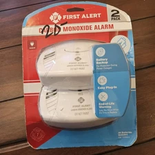 FIRST ALERT Carbon Monoxide Alarm 2-Pack 9V Batteries Included Cat.1042411 NEW