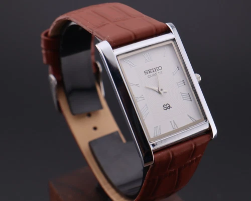 Vintage Seiko Slim Quartz White Dial Gentlemen's Wrist Watch - FREE SHIPPING