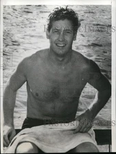 1941 Press Photo George Harman wins 10 mile swim LaGrange Mo to Quincy Ill