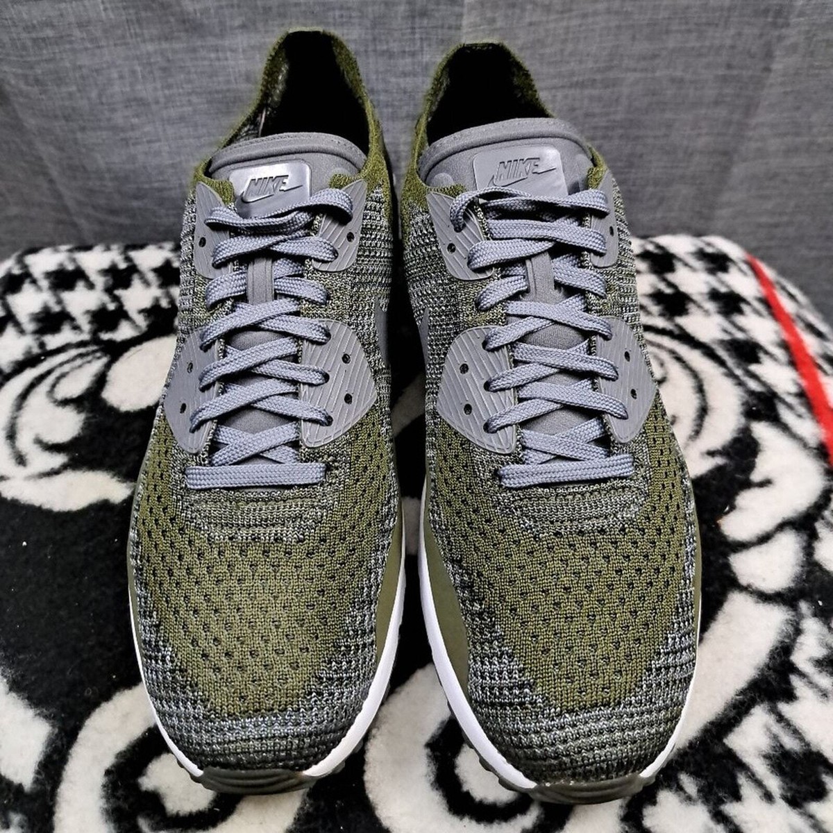 Size Nike Air Max 90 Ultra Flyknit Rough Green 875943-300