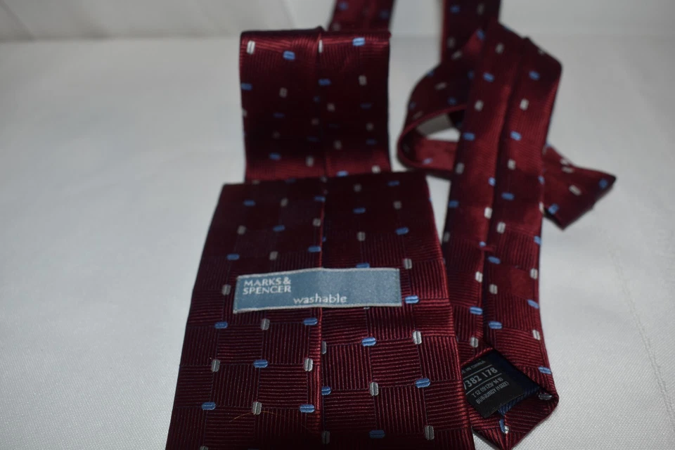 Marks and Spencer 可水洗勃艮第涤纶领带中国制造 — 第 4/4 张图片