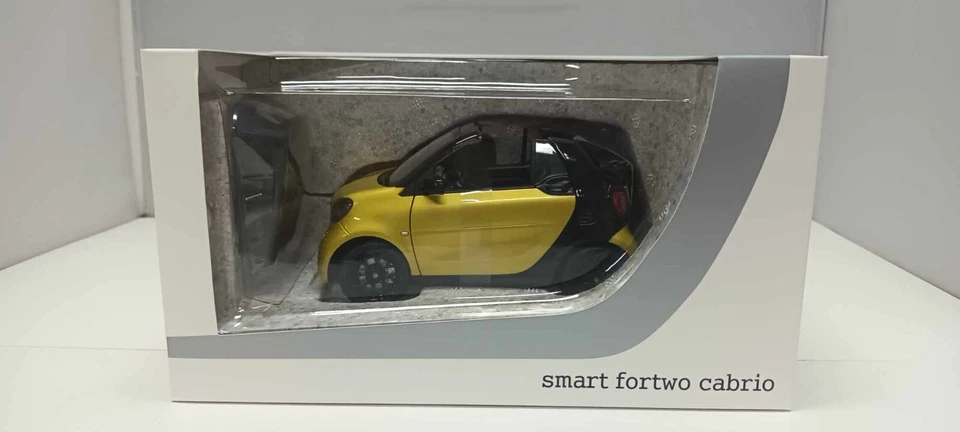 Smart Fortwo For Two Cabrio 2014 Norev 1:18 Black To Yellow Dealer Edition Nuovo - Immagine 3 di 4