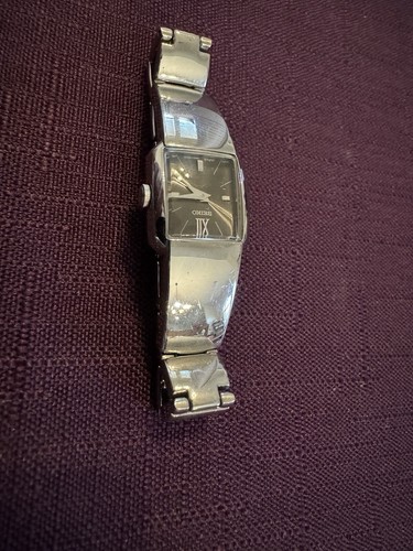 Seiko 1n00-0dc0 Women’s Bracelet Watch Silver Tone New Battery Works Great - Picture 4 of 17