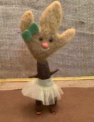 Needle Felted Sassafras Autumn Leaf