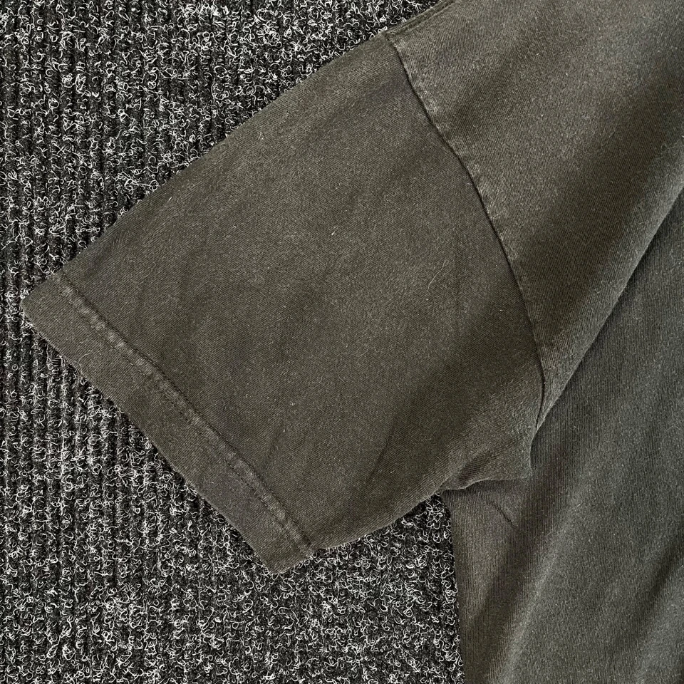 Vintage G.H. Bass & Co. Men’s Pocket T-Shirt Size Large Black Faded Distressed - Image 4 of 4