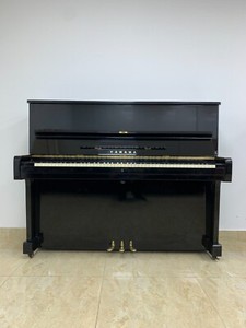Yamaha U1 Upright Piano – Ideal for Musicians!