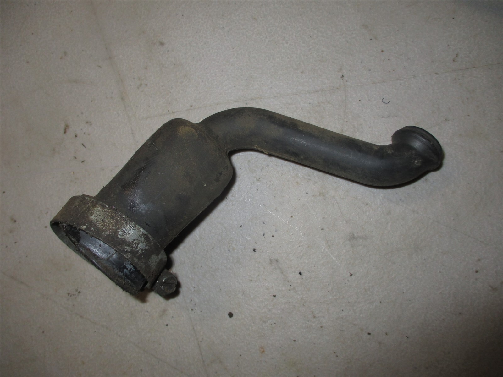 ONAN ENGINE CRANKCASE BREATHER JOHN DEERE 316 318 420 HE1231429 HE123