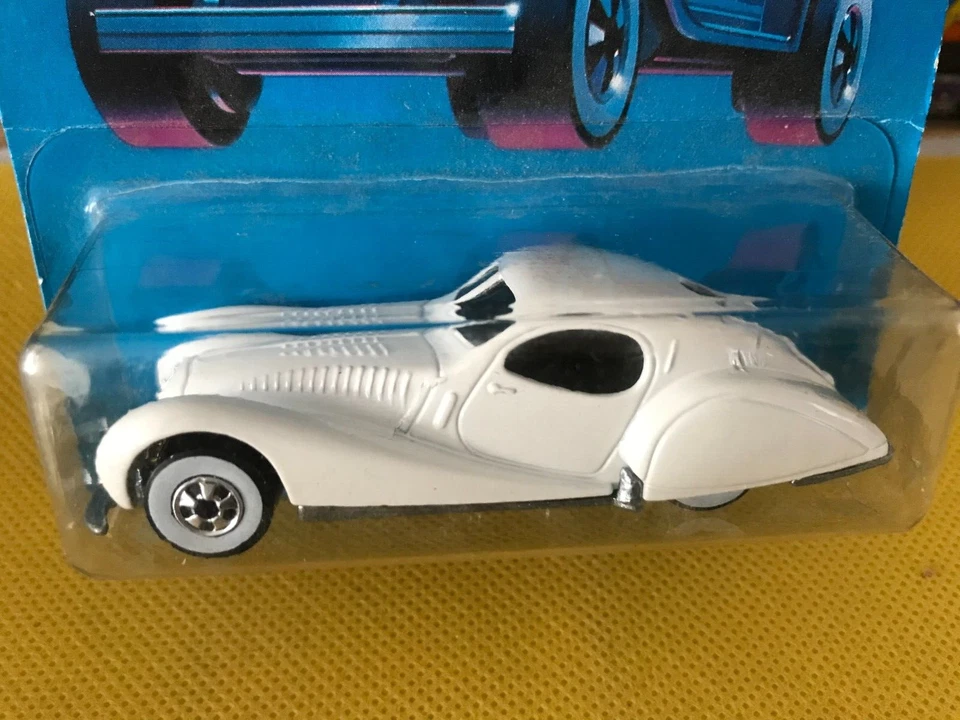 Винтажные литые автомобильные игрушки Hot Wheels серия Talbot Lago Classics масштаб 1:64 1988 B522 - Изображение 2 из 4