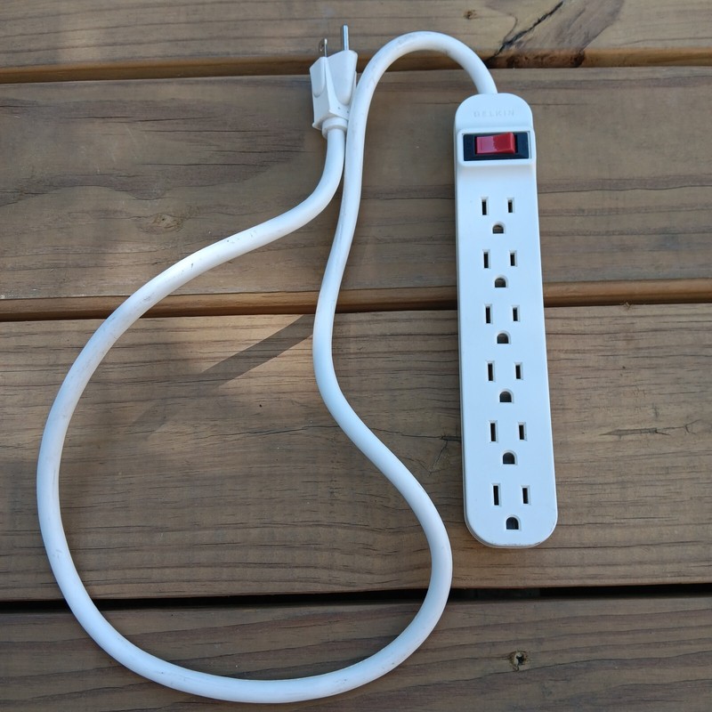 Belkin F9P609-03 6 Prong Outlet Power Strip Surge Protector 