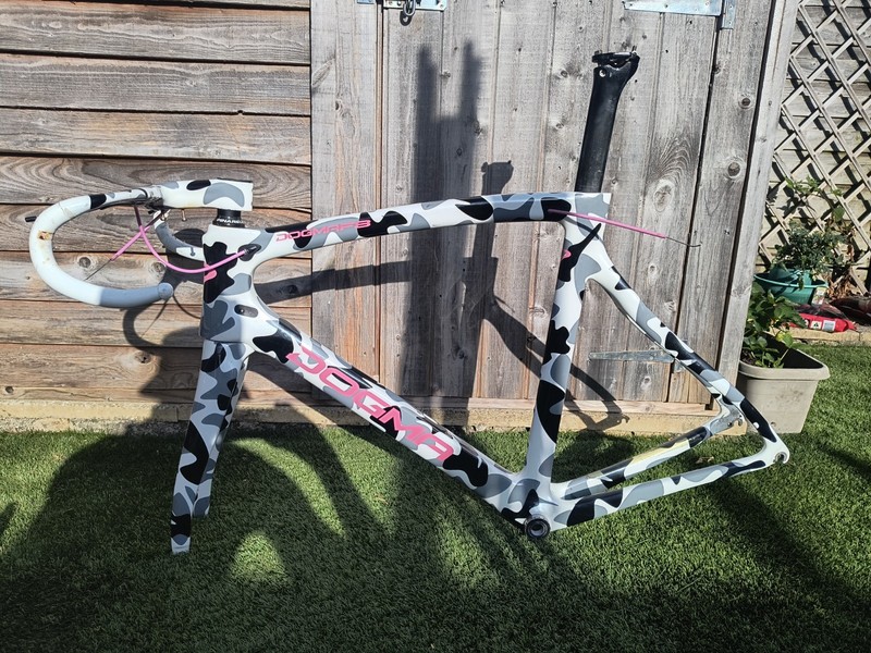 Pinarello Dogma F8 Road Racing Frameset. Carbon. 57cm. Custom Rapha colourway