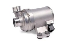 Pompe à eau BMW 635