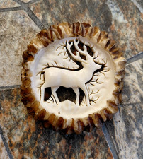 Hirschhornrose, geschnitzt, Hirschmotiv, Jagdschmuck, Knopf Horn, 50 mm.