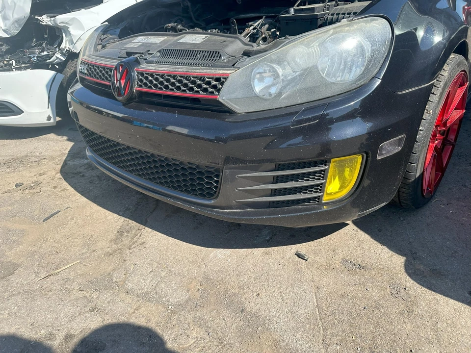 Used Front Bumper Assembly Front fits: 2012 Volkswagen Golf gti fog lamps w/head - Изображение 3 из 4
