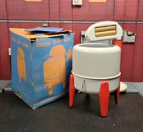 Vintage 1950s Wolverine Tin Toy Hand Crank Washing Machine w/ Box READ