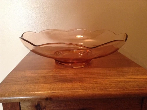 Nice vintage 11 1/4" pink Depression centerpiece bowl Footed