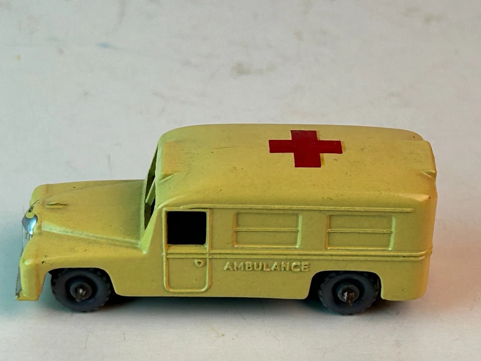 Rueda Matchbox Gris Nº Ambulancia Daimler 14, ruedas de plástico Foto 4 de 4