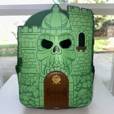 Masters of the Universe He-Man Loungefly Castle Grayskull  display picture 1