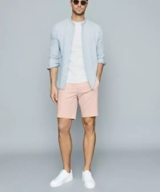 light pink shorts outfit