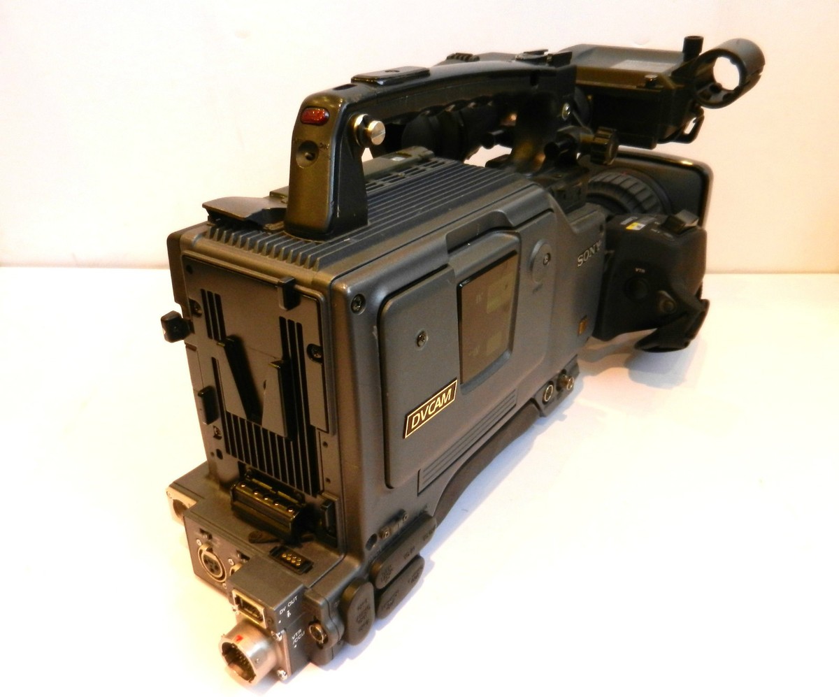 Sony DSR-390 Professional DVCAM Camcorder With Canon Lens Sony DSR-390 Professional DVCAM Camcorder With Canon Lens