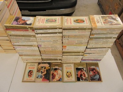 HUGE Lot of (126) 1980s VINTAGE CANDLELIGHT ECSTASY ROMANCE SERIES Books Novels