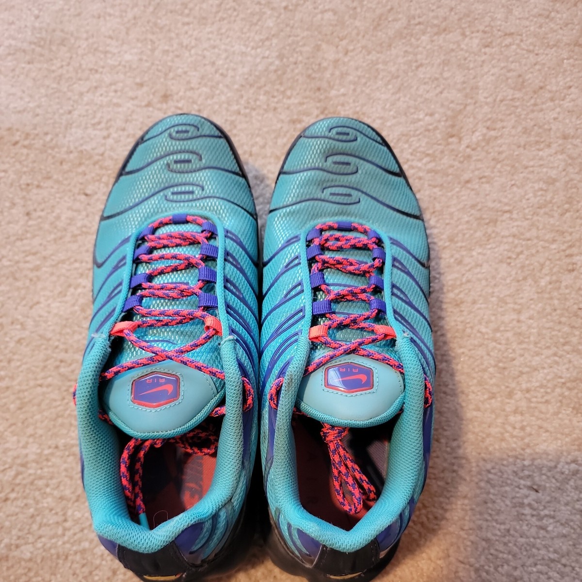 Nike Air Max Plus Discover Your Air Mens 9.5 Running Shoes Hyper