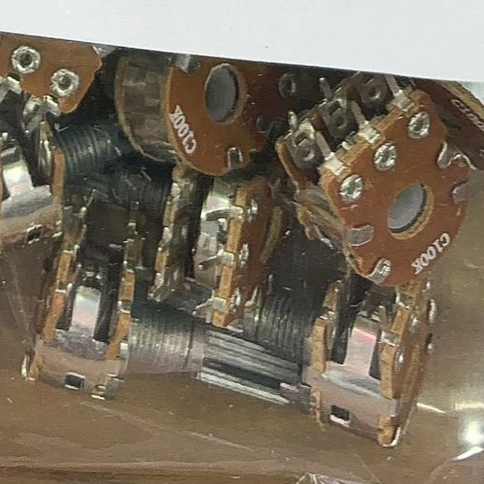 2pcs C100K 100K ohm Dual Stereo Potentiometer Log Taper pots 20mm shaft - Image 2 of 3