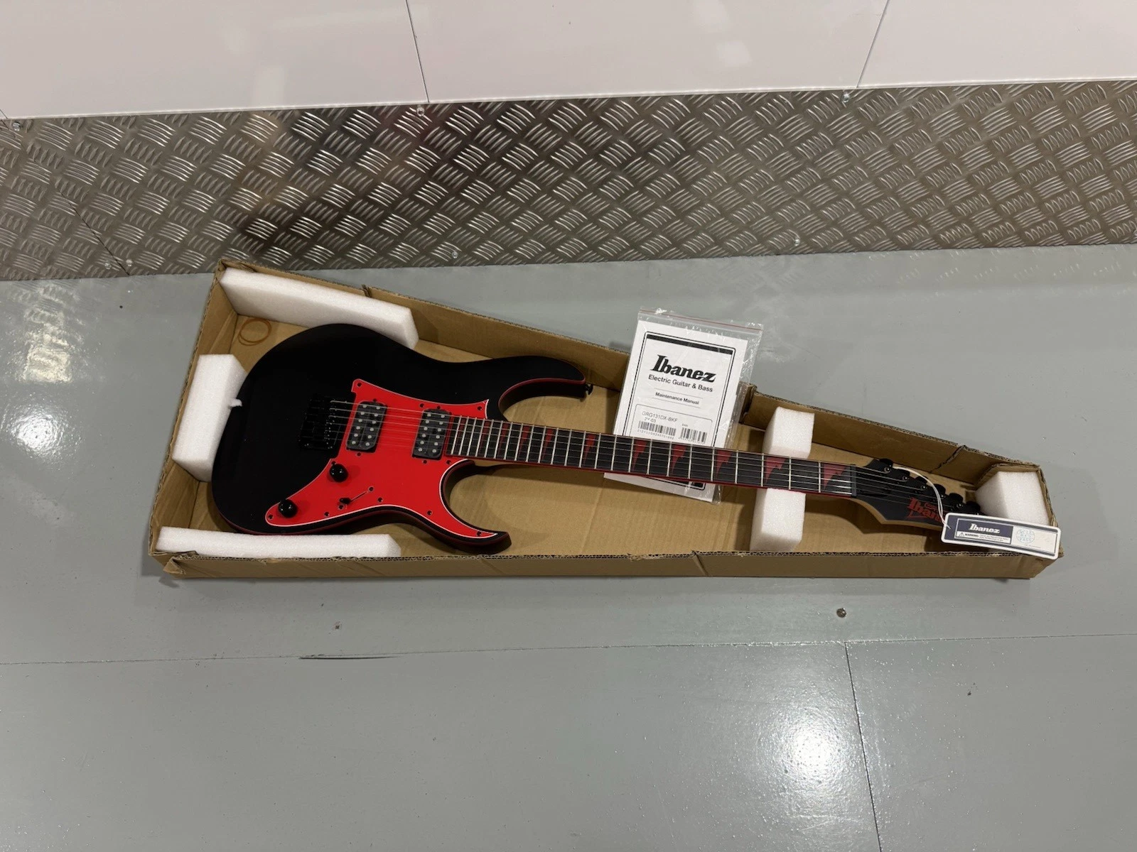 Ibanez GIO Series GRG131DX-BKF Electric Guitar Black Red New But Slight Damage